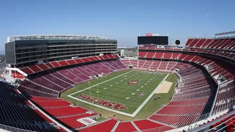 王楚钦击败瑞典选手挺进WTT乒乓球总决赛四强，热议“复仇”话题再起